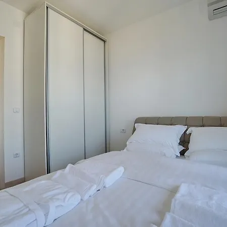Bay Breeze Budva