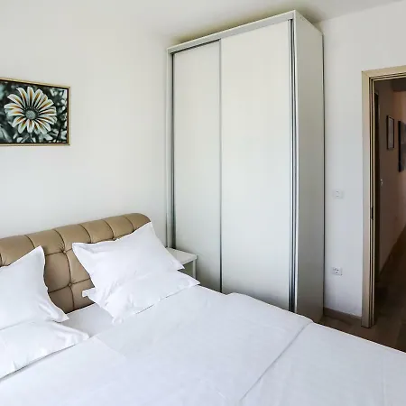 Bay Breeze Apartament