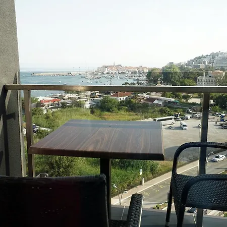 Bay Breeze Apartment