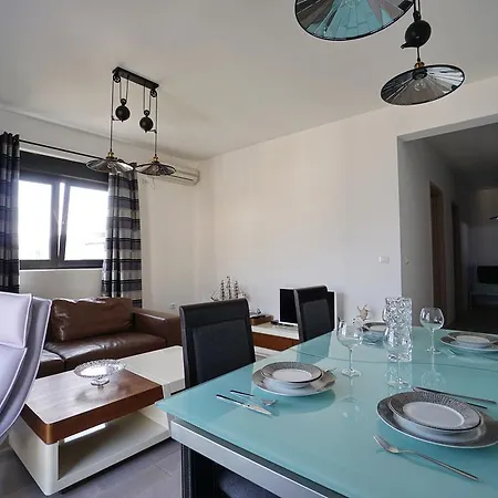 Bay Breeze Apartment Budva