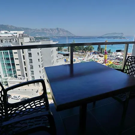 Bay Breeze Budva