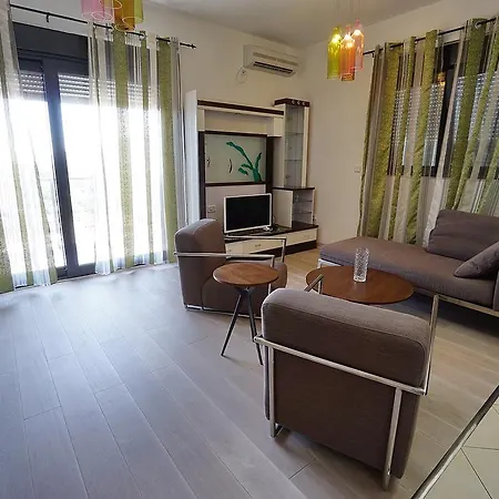 Bay Breeze Budva